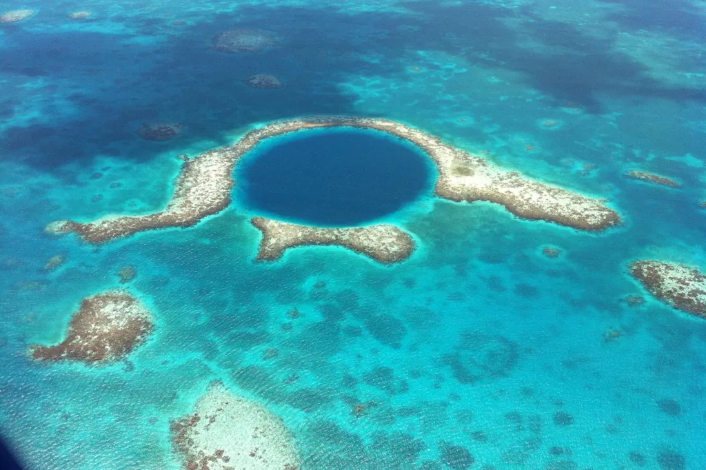 The great blue hole Belize