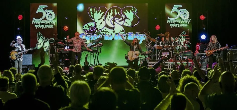 Rock band Yes performs to lively crowd